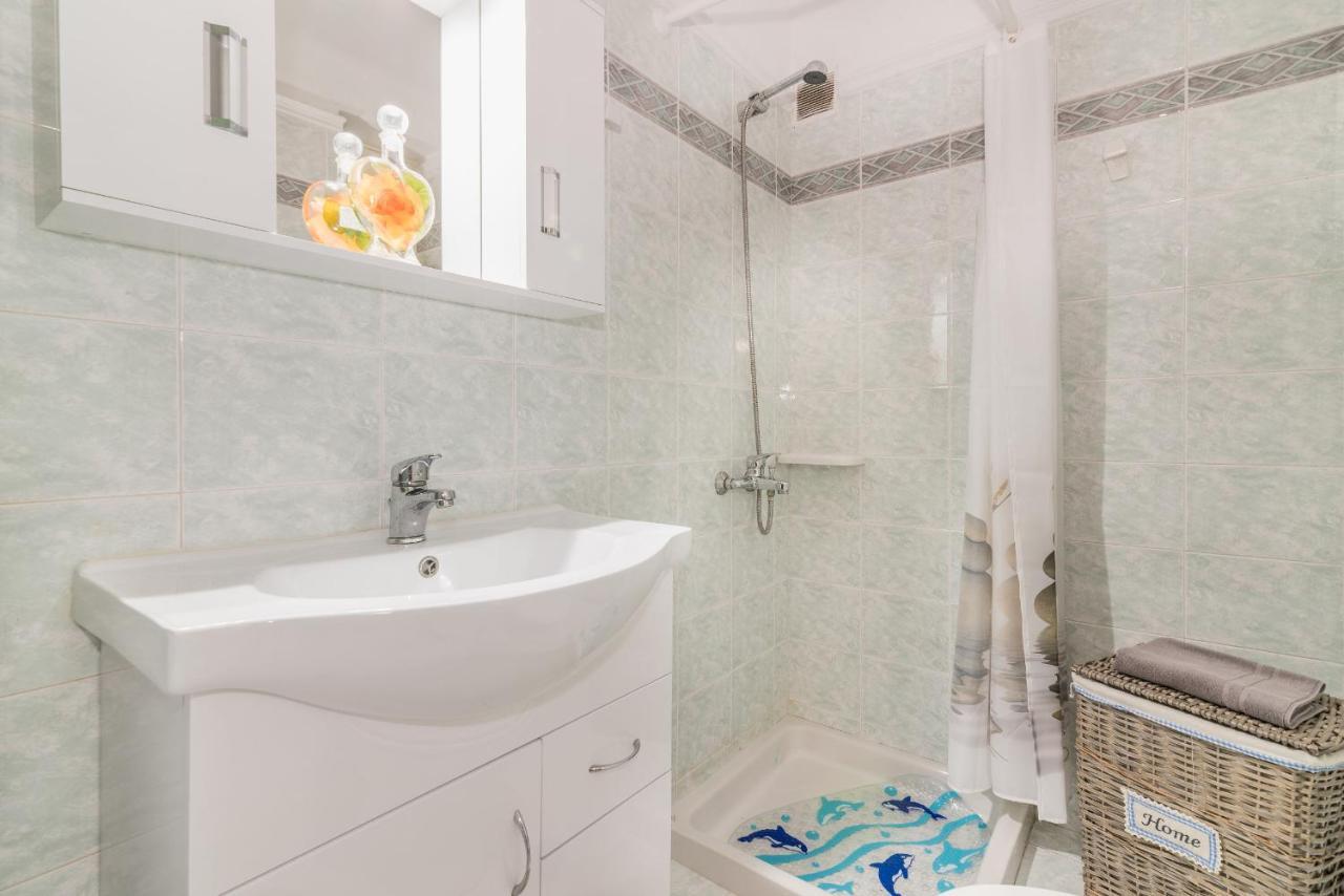 Athina's Maisonette
